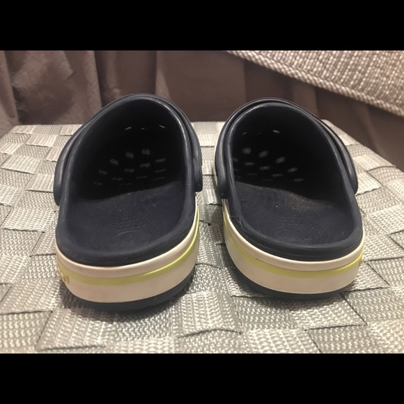 Boys Crocs. Size 10-11 - Picture 2 of 5